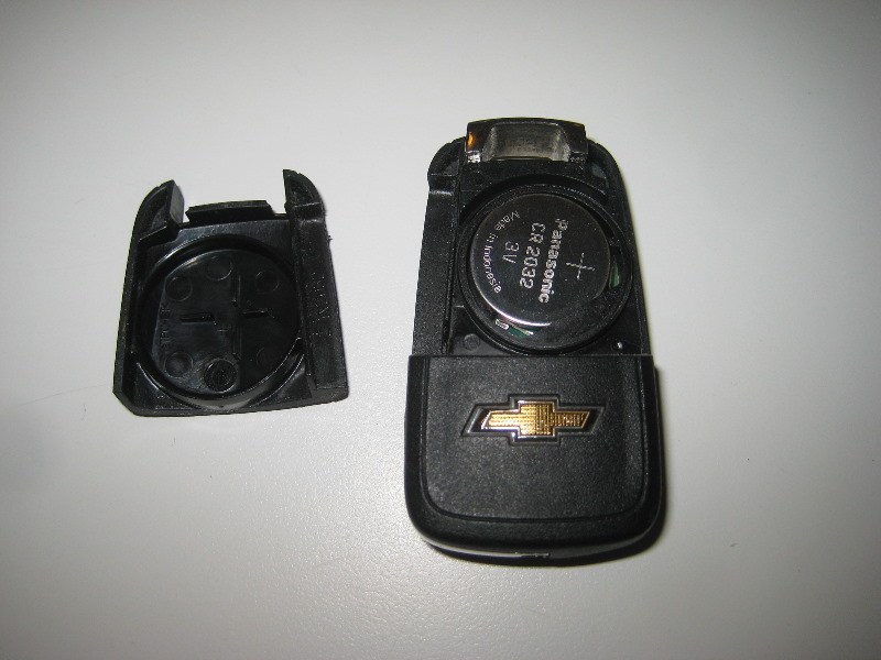 GM-Chevrolet-Camaro-Key-Fob-Battery-Replacement-Guide-010