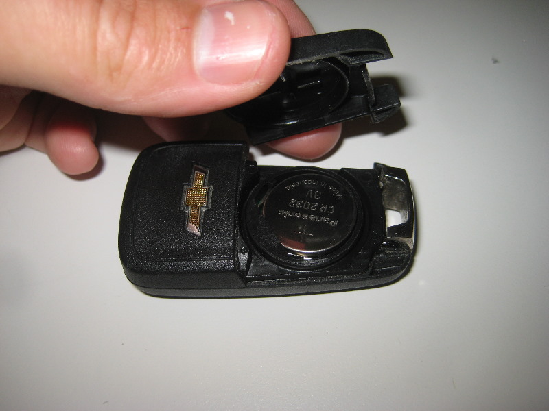 GM-Chevrolet-Camaro-Key-Fob-Battery-Replacement-Guide-011