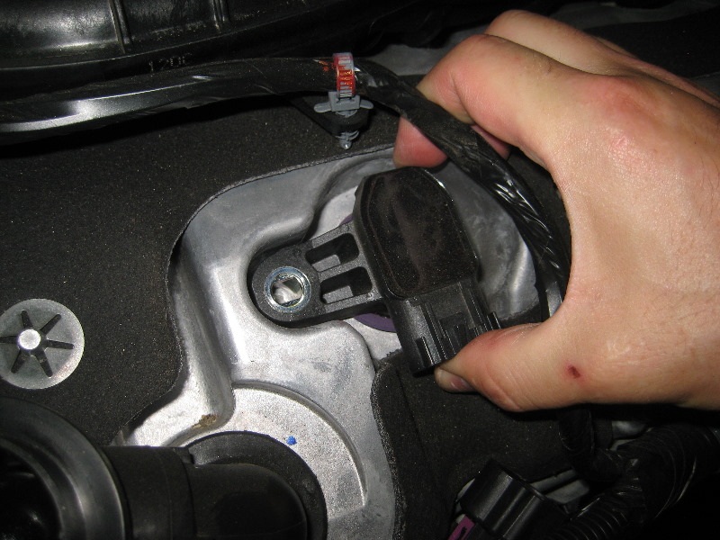 GM-Chevrolet-Camaro-V6-Engine-Spark-Plugs-Replacement-Guide-014