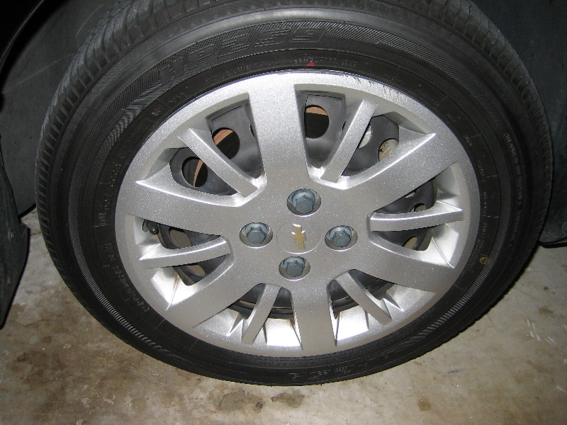 Chevrolet-Cobalt-Front-Brake-Pads-Replacement-Guide-001