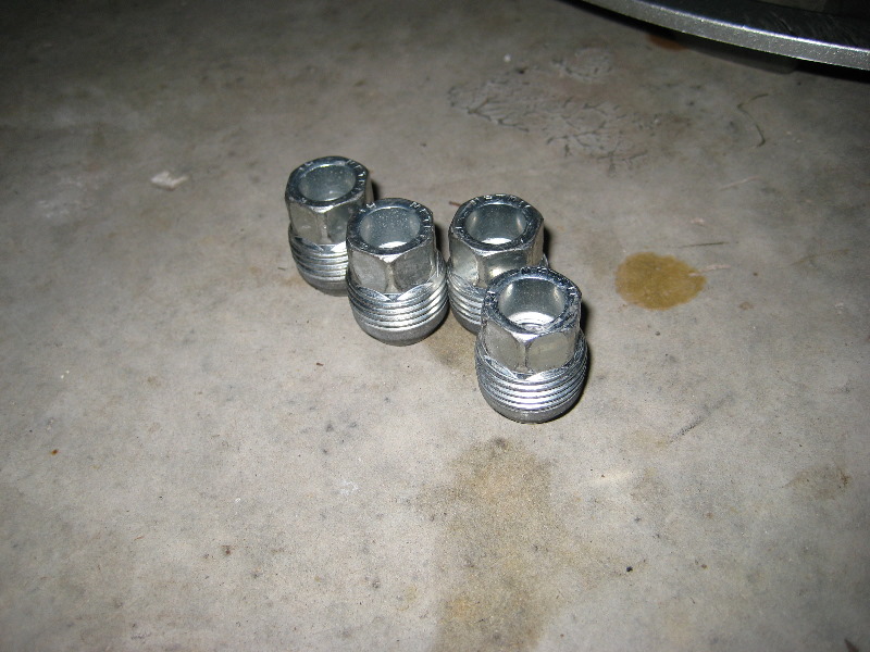 Chevrolet-Cobalt-Front-Brake-Pads-Replacement-Guide-009