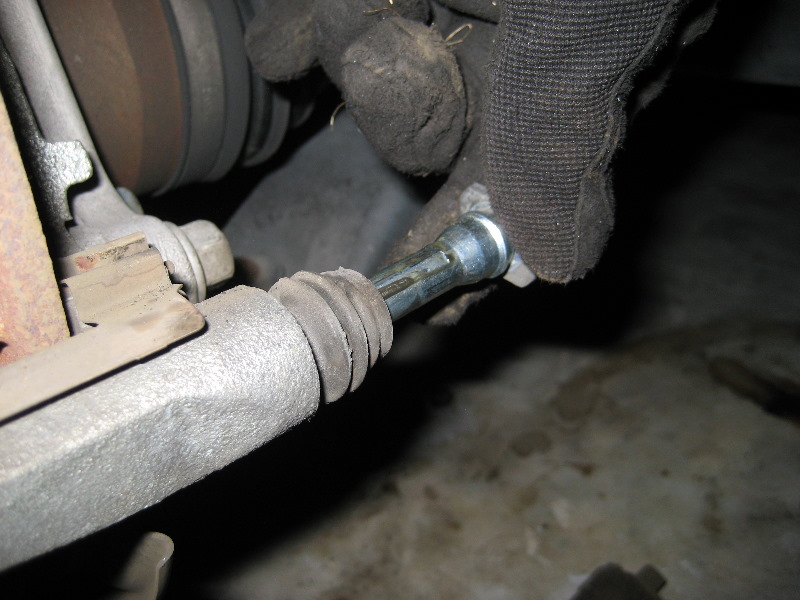 Chevrolet-Cobalt-Front-Brake-Pads-Replacement-Guide-018