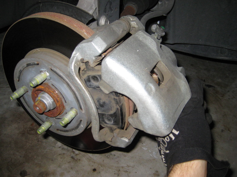 ChevroletCobaltFrontBrakePadsReplacementGuide028