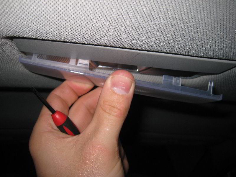 GMChevroletCruzeDomeLightBulbReplacementGuide003