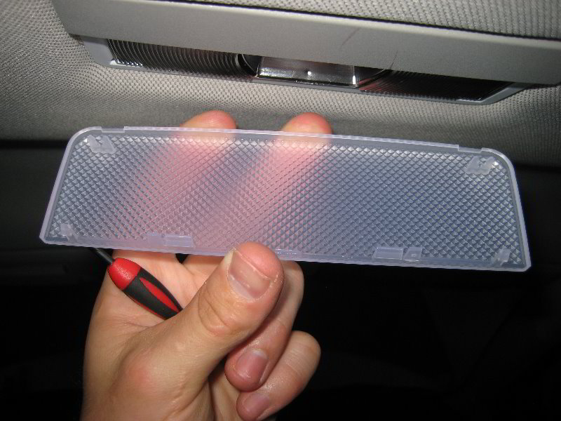 GM-Chevrolet-Cruze-Dome-Light-Bulb-Replacement-Guide-004