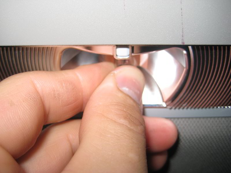 GM-Chevrolet-Cruze-Dome-Light-Bulb-Replacement-Guide-009