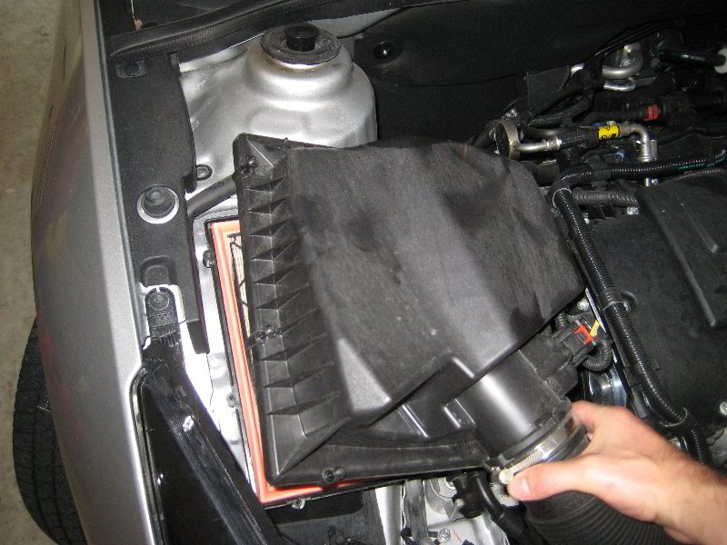 GM-Chevrolet-Cruze-Ecotec-Turbo-I4-Engine-Air-Filter-Replacement-Guide-004