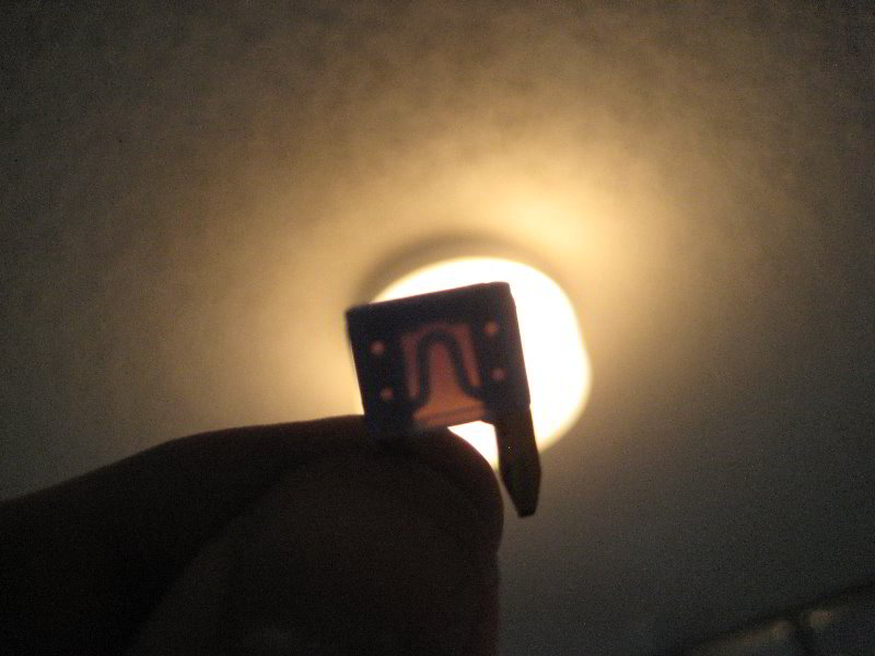 GM-Chevrolet-Cruze-Electrical-Fuse-Replacement-Guide-010