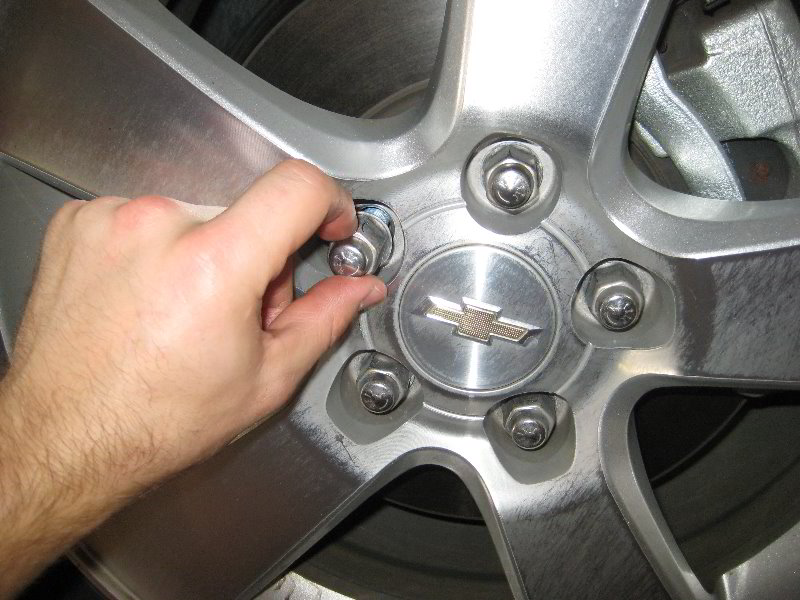 GM-Chevrolet-Cruze-Front-Brake-Pads-Replacement-Guide-004