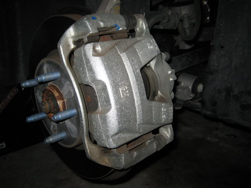 GMChevroletCruzeFrontBrakePadsReplacementGuide007
