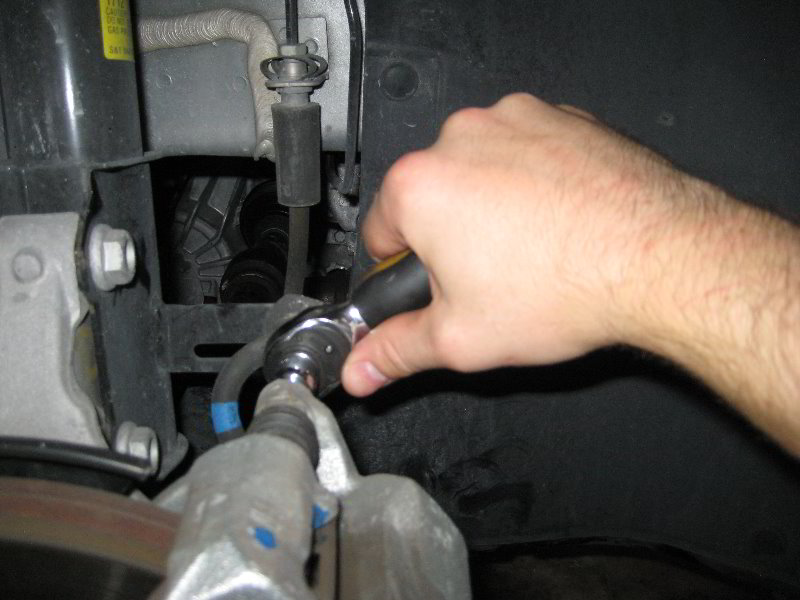 GM-Chevrolet-Cruze-Front-Brake-Pads-Replacement-Guide-009