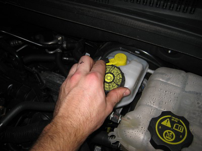 GMChevroletCruzeFrontBrakePadsReplacementGuide022