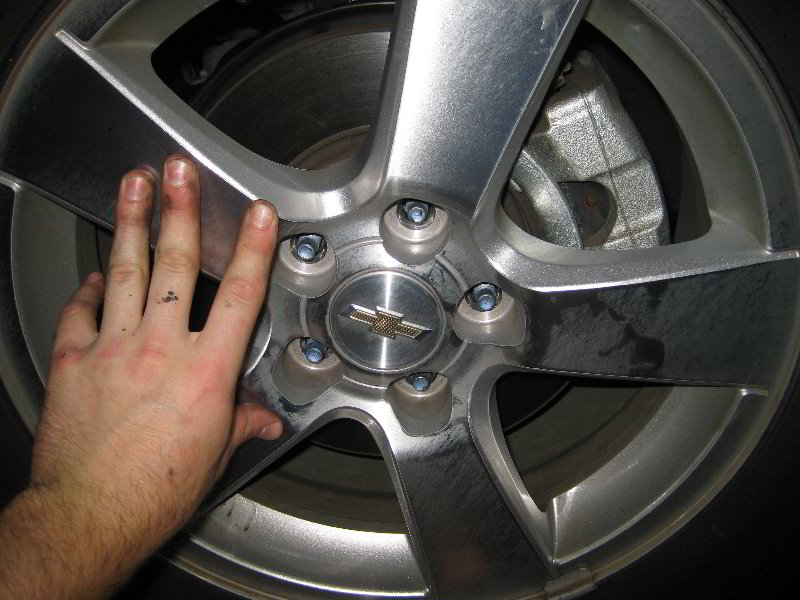 GMChevroletCruzeFrontBrakePadsReplacementGuide032