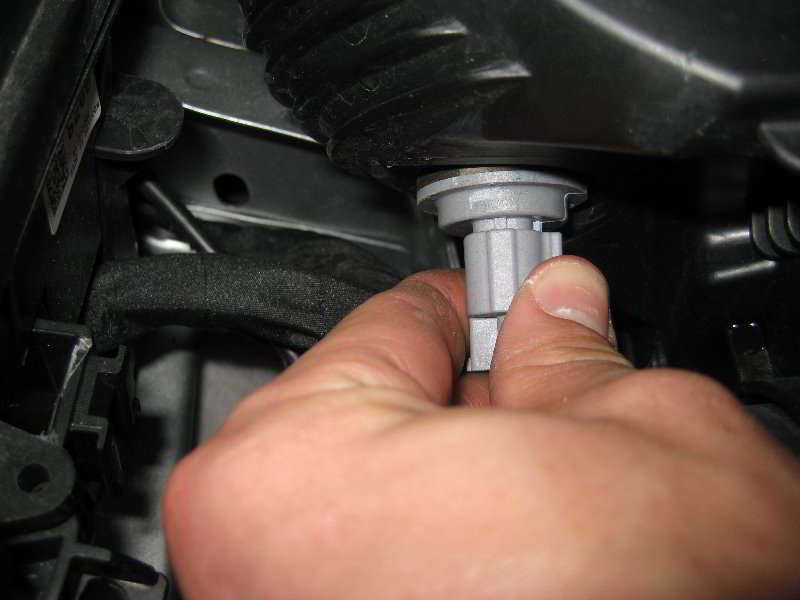 GM-Chevrolet-Cruze-Headlight-Bulbs-Replacement-Guide-015