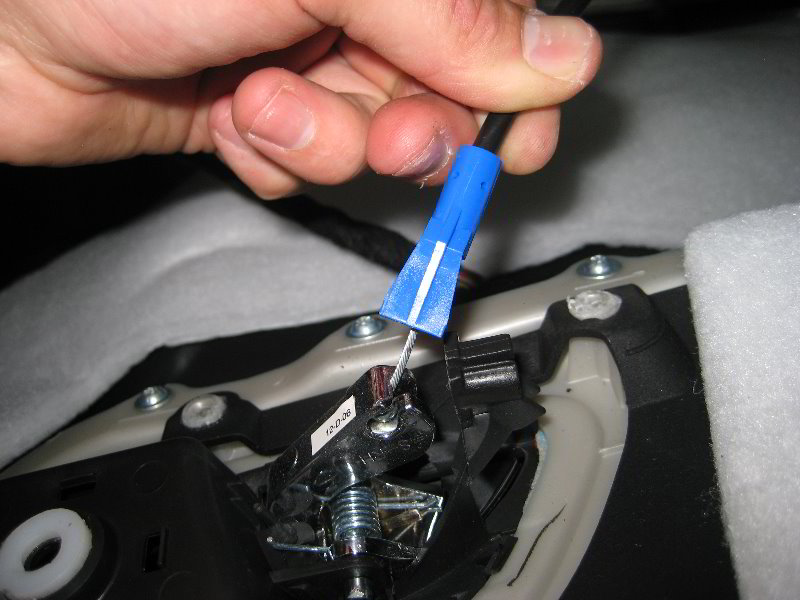 GM-Chevrolet-Cruze-Interior-Door-Panel-Removal-Guide-015