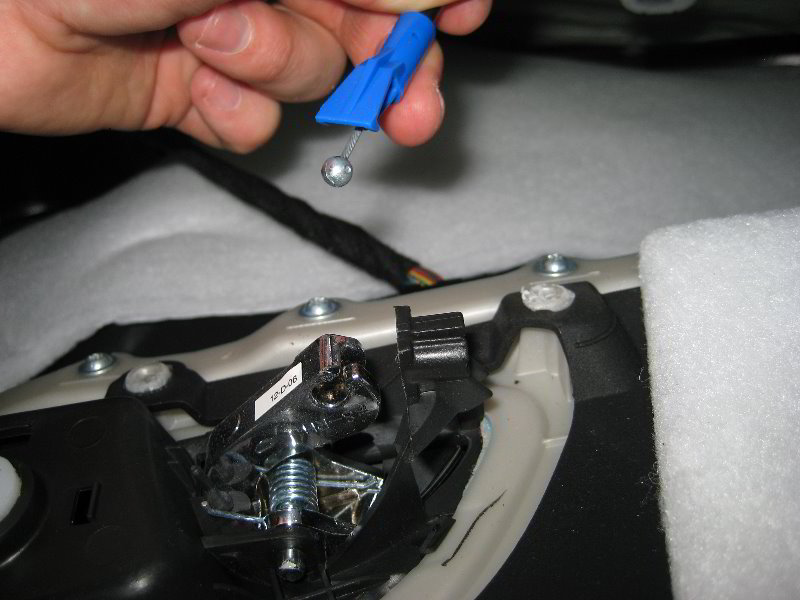 GM-Chevrolet-Cruze-Interior-Door-Panel-Removal-Guide-016