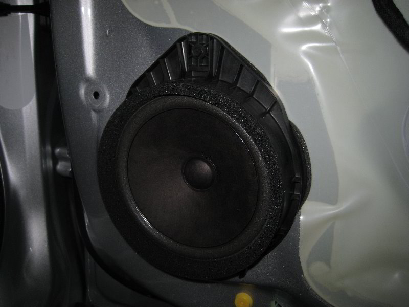 GM-Chevrolet-Cruze-Interior-Door-Panel-Removal-Guide-021