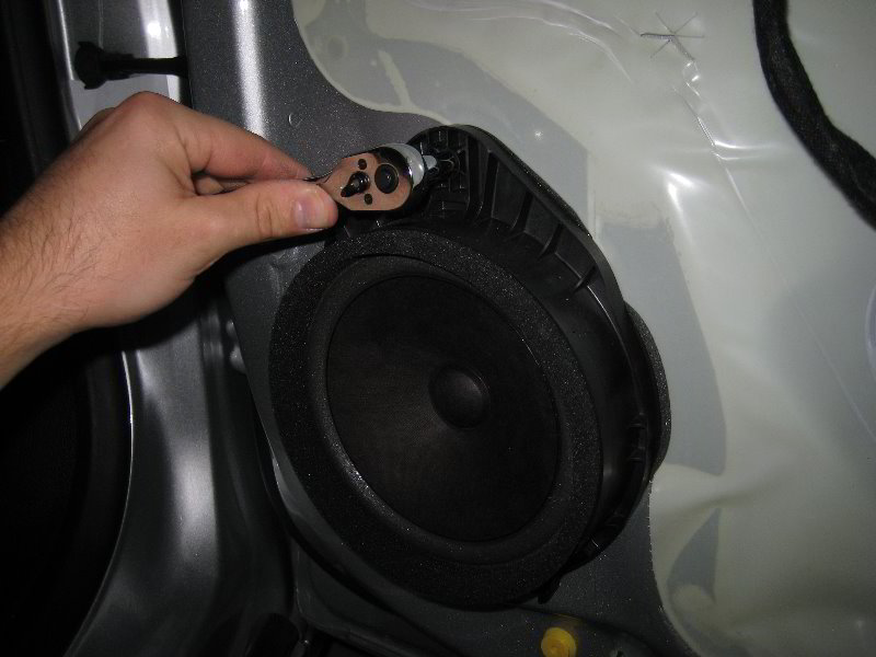 GM-Chevrolet-Cruze-Interior-Door-Panel-Removal-Guide-022