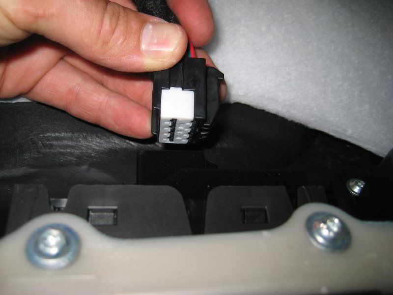 GM-Chevrolet-Cruze-Interior-Door-Panel-Removal-Guide-027