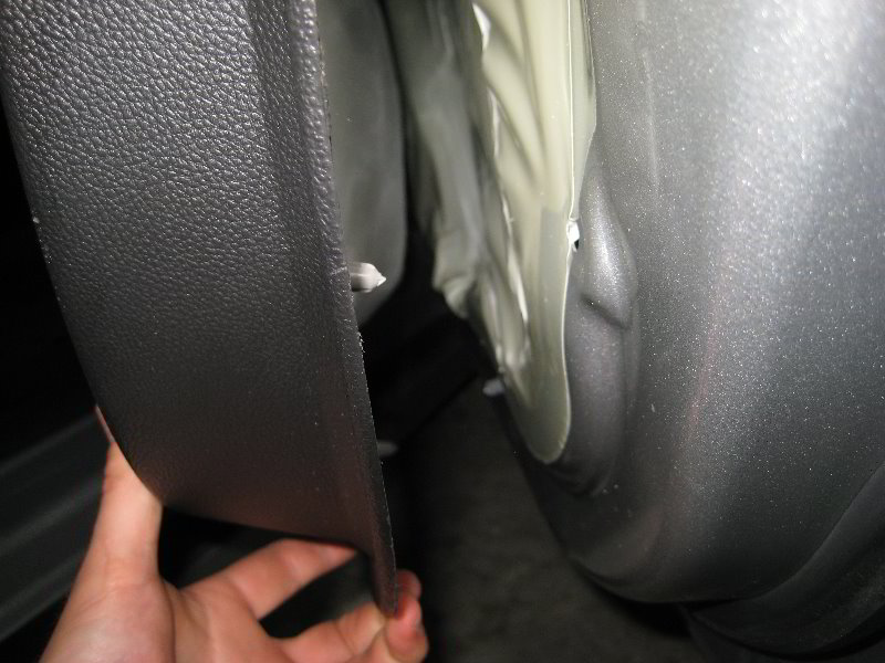 GM-Chevrolet-Cruze-Interior-Door-Panel-Removal-Guide-033