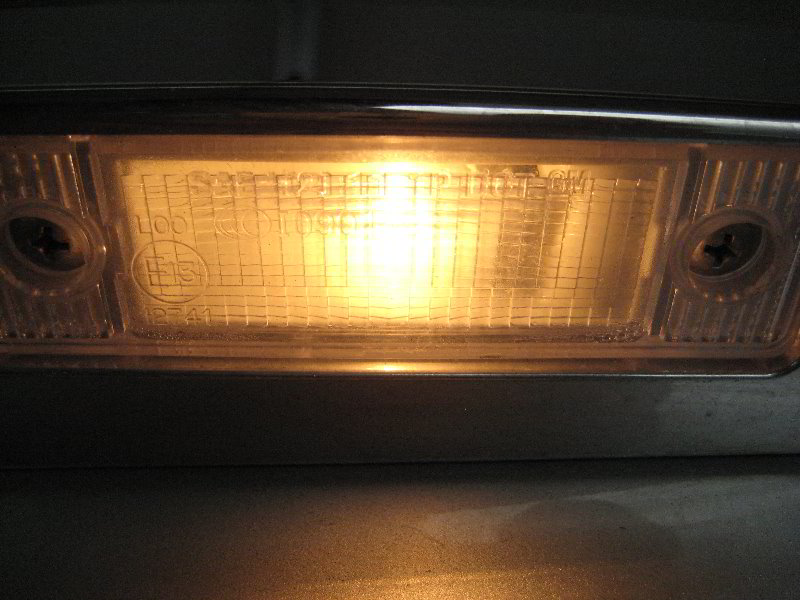 GM-Chevrolet-Cruze-License-Plate-Light-Bulbs-Replacement-Guide-015