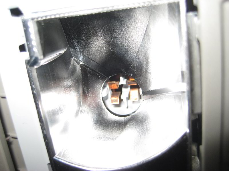 GM-Chevrolet-Cruze-Map-Light-Bulbs-Replacement-Guide-009
