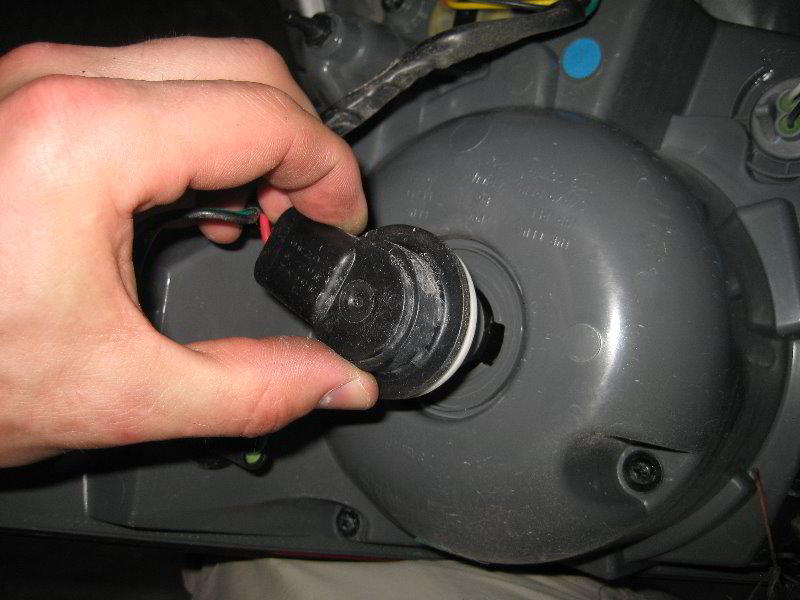 GM-Chevrolet-Cruze-Tail-Light-Bulbs-Replacement-Guide-010