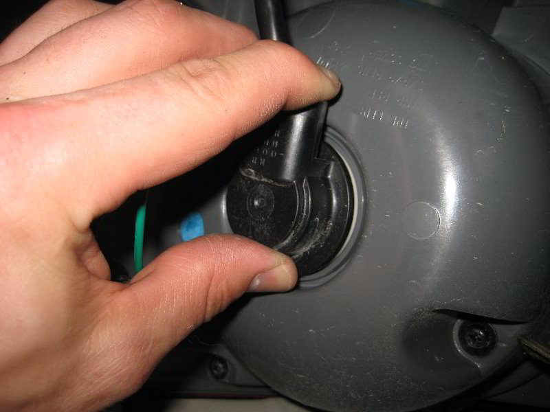 GM-Chevrolet-Cruze-Tail-Light-Bulbs-Replacement-Guide-012