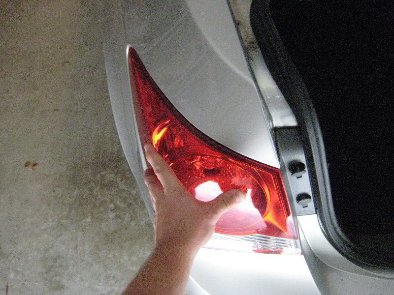 GM-Chevrolet-Cruze-Tail-Light-Bulbs-Replacement-Guide-019