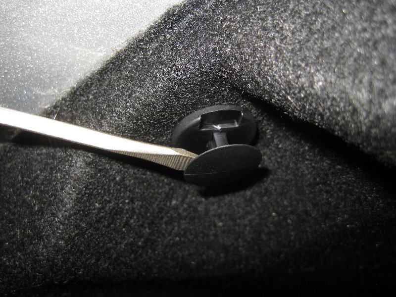 GM-Chevrolet-Cruze-Tail-Light-Bulbs-Replacement-Guide-024