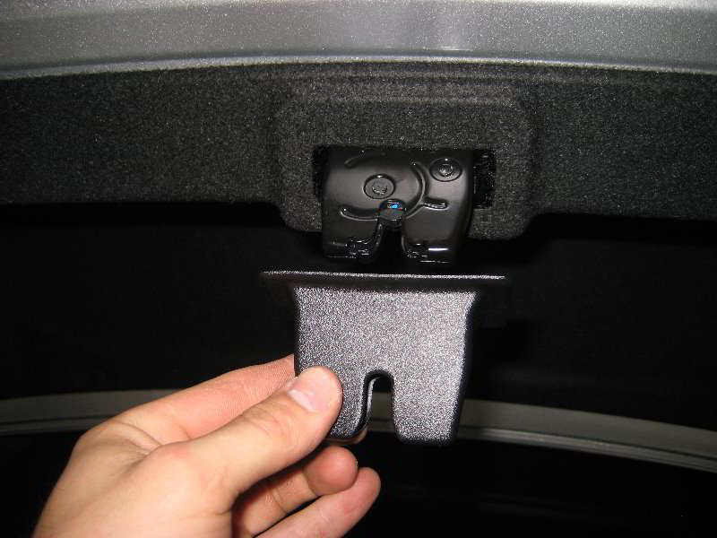 GM-Chevrolet-Cruze-Tail-Light-Bulbs-Replacement-Guide-027