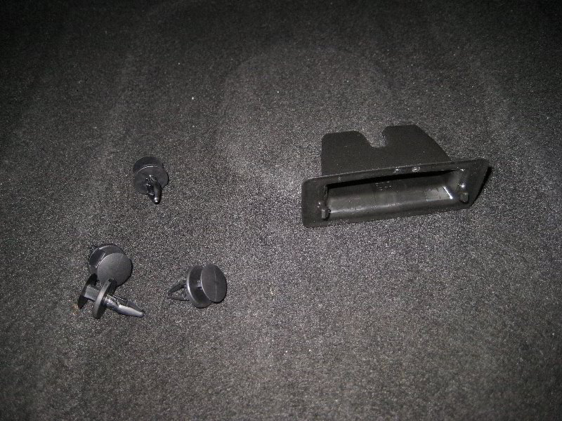 GM-Chevrolet-Cruze-Tail-Light-Bulbs-Replacement-Guide-028