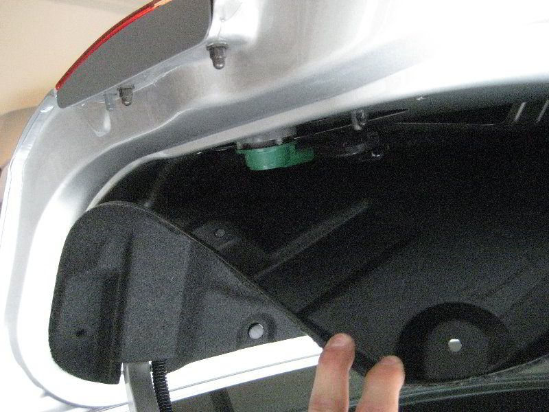 GM-Chevrolet-Cruze-Tail-Light-Bulbs-Replacement-Guide-029