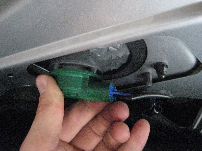 GM-Chevrolet-Cruze-Tail-Light-Bulbs-Replacement-Guide-030