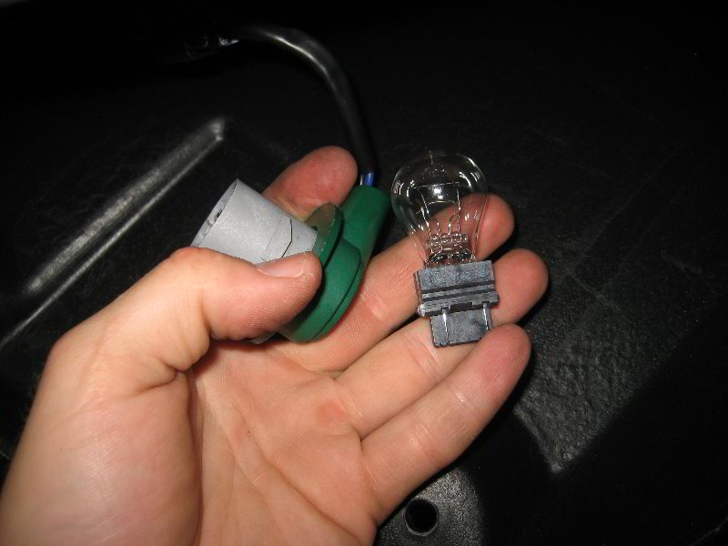 GM-Chevrolet-Cruze-Tail-Light-Bulbs-Replacement-Guide-032