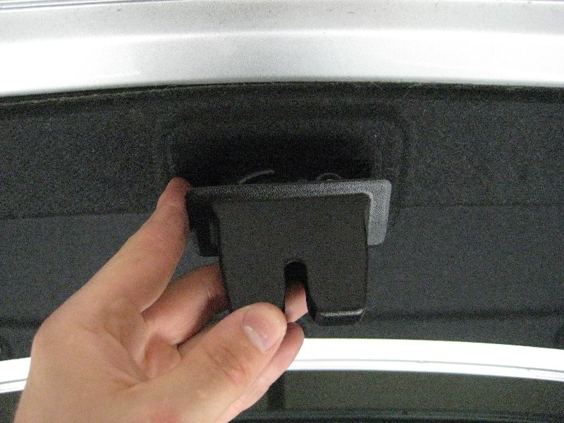 GM-Chevrolet-Cruze-Tail-Light-Bulbs-Replacement-Guide-035