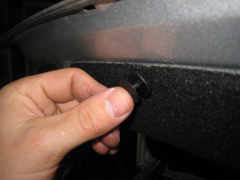 GM-Chevrolet-Cruze-Tail-Light-Bulbs-Replacement-Guide-037