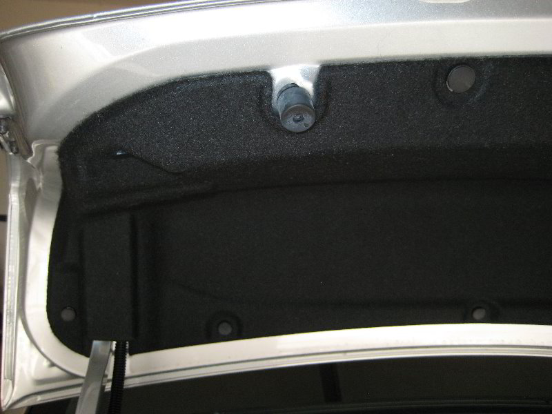 GM-Chevrolet-Cruze-Tail-Light-Bulbs-Replacement-Guide-038