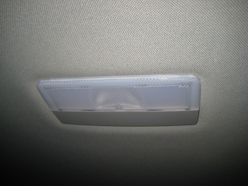 GM-Chevrolet-Equinox-Cargo-Area-Light-Bulb-Replacement-Guide-001