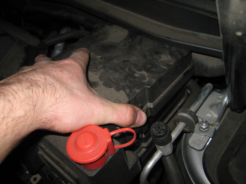 GM-Chevrolet-Equinox-Electrical-Fuse-Replacement-Guide-002