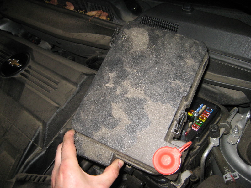 GM-Chevrolet-Equinox-Electrical-Fuse-Replacement-Guide-005