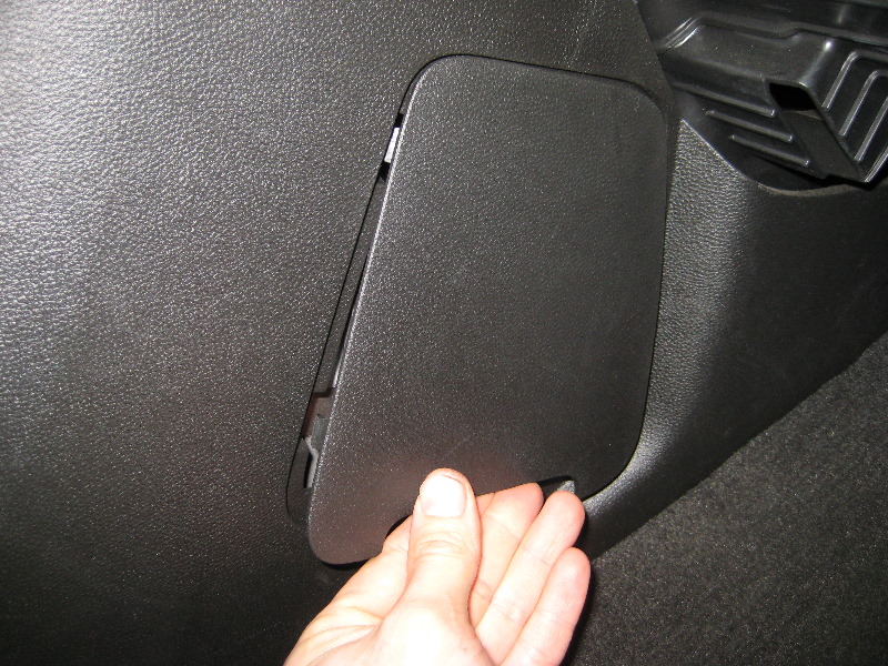 GM-Chevrolet-Equinox-Electrical-Fuse-Replacement-Guide-019