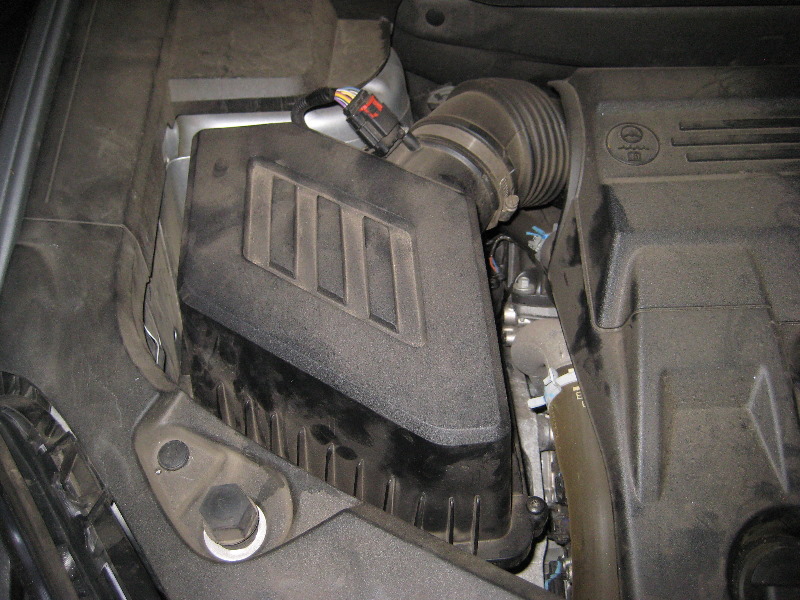 GM-Chevrolet-Equinox-Engine-Air-Filter-Replacement-Guide-012
