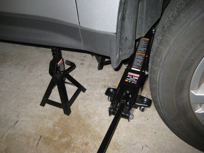 GM-Chevrolet-Equinox-Front-Brake-Pads-Replacement-Guide-003