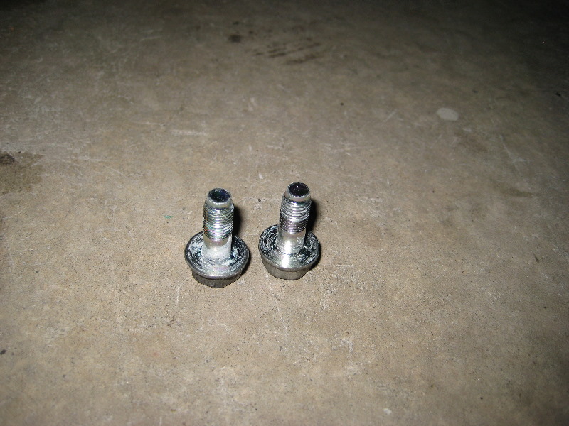 GM-Chevrolet-Equinox-Front-Brake-Pads-Replacement-Guide-012