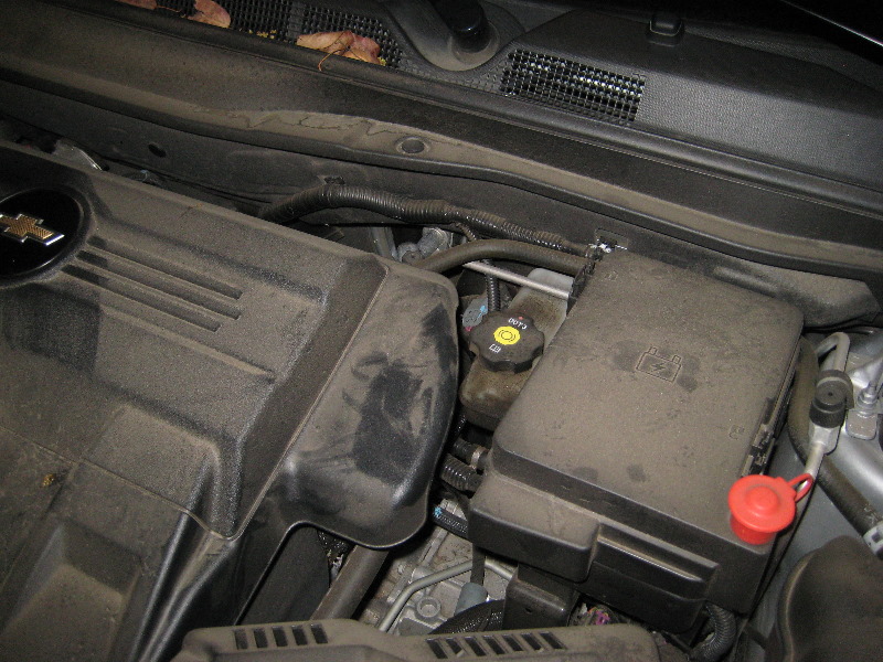 GM-Chevrolet-Equinox-Front-Brake-Pads-Replacement-Guide-019