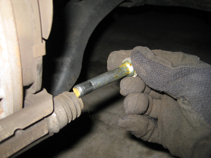 GM-Chevrolet-Equinox-Front-Brake-Pads-Replacement-Guide-027