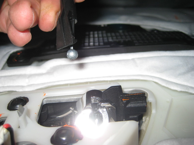 GM-Chevrolet-Equinox-Interior-Door-Panel-Removal-Guide-021