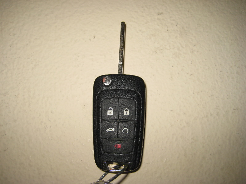 GM-Chevrolet-Equinox-Key-Fob-Battery-Replacement-Guide-003