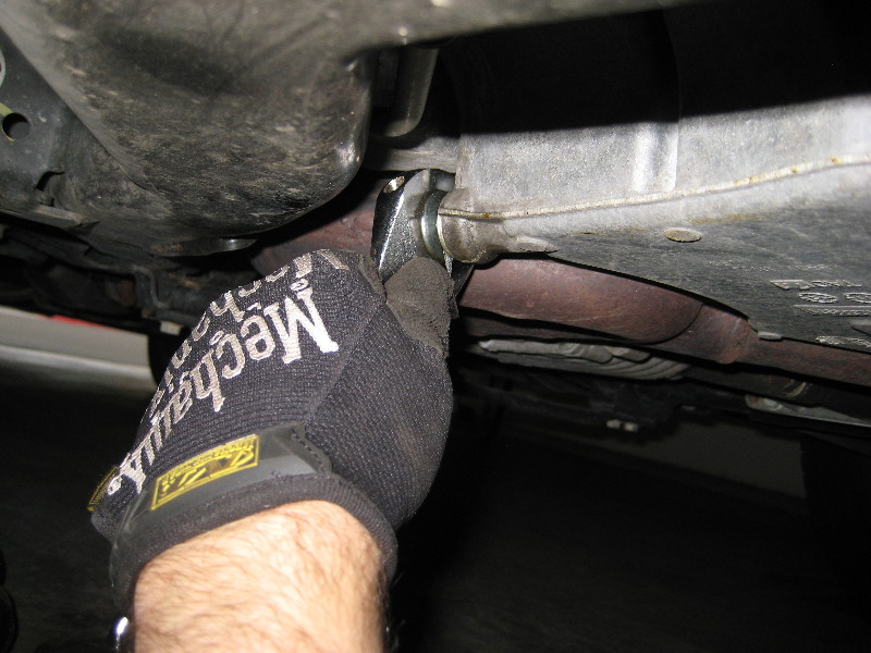 GM-Chevrolet-Equinox-LFW-V6-Engine-Oil-Change-Guide-011